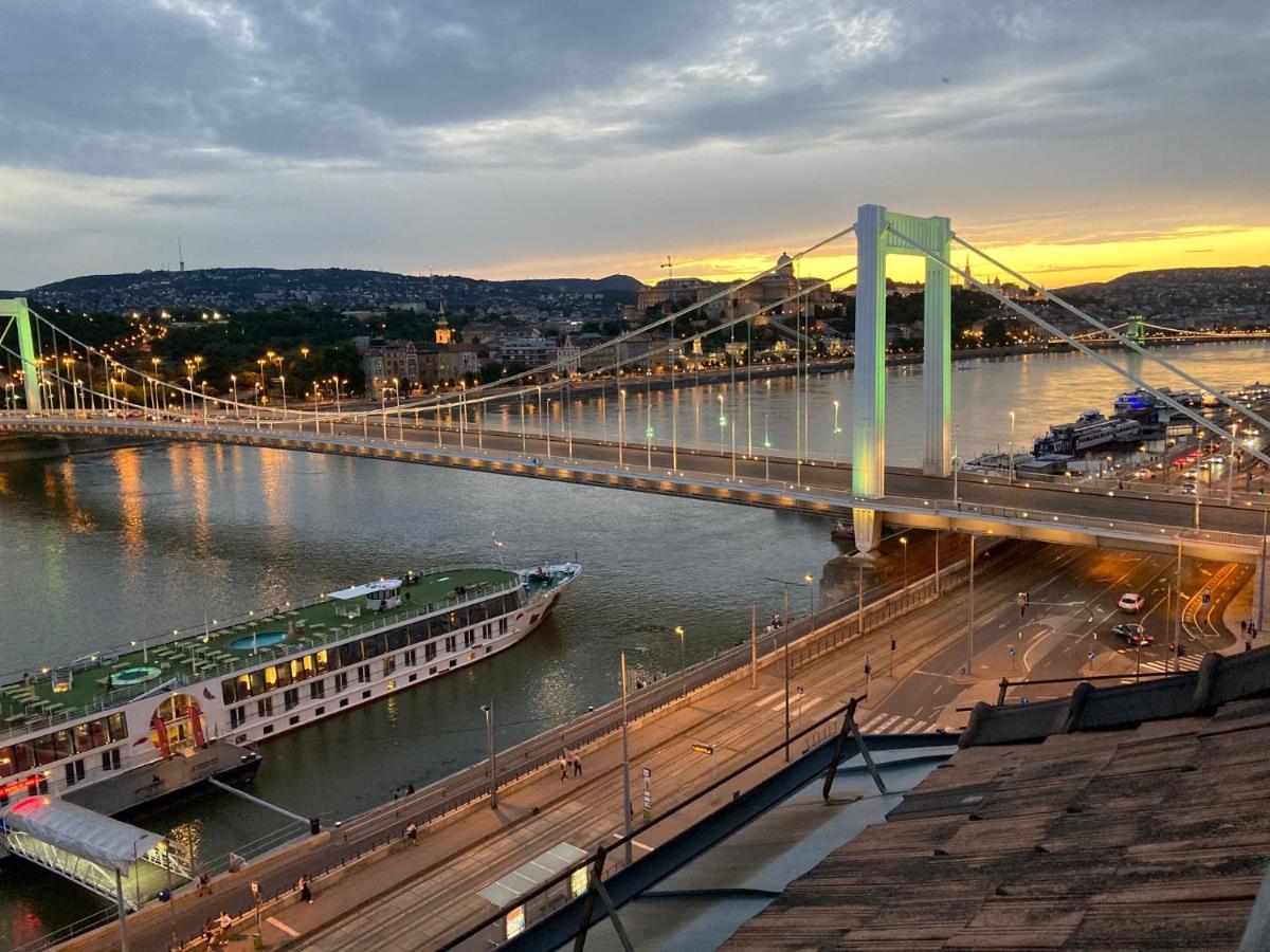 Riverside Flat With King Castle View Budapest Extérieur photo