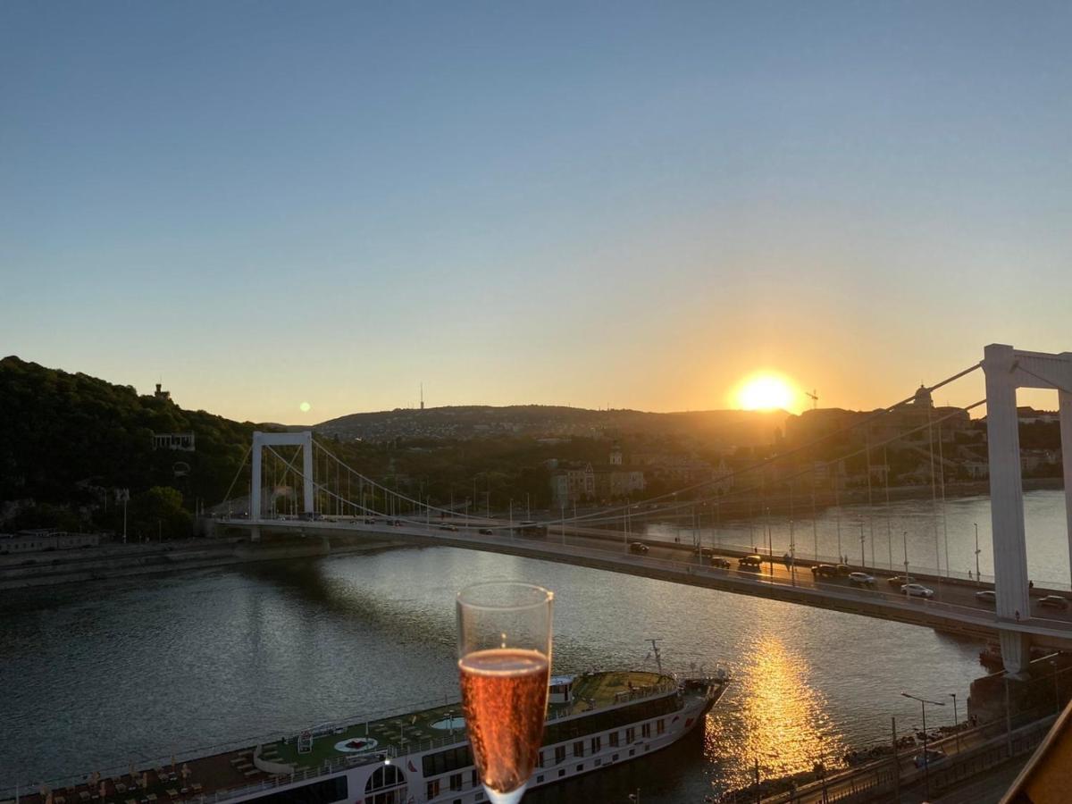 Riverside Flat With King Castle View Budapest Extérieur photo